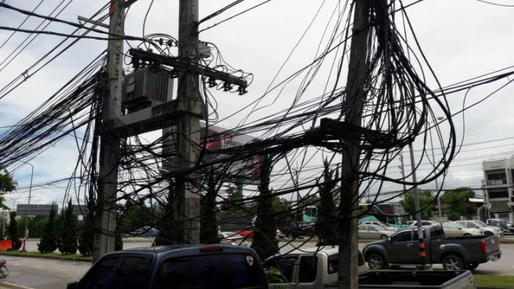 (ชมภาพ) ตรัง จังหวัดแรกในไทย! ไม่มีเสาไฟฟ้าสักต้น นำลงใต้ดินลึก 5 เมตร