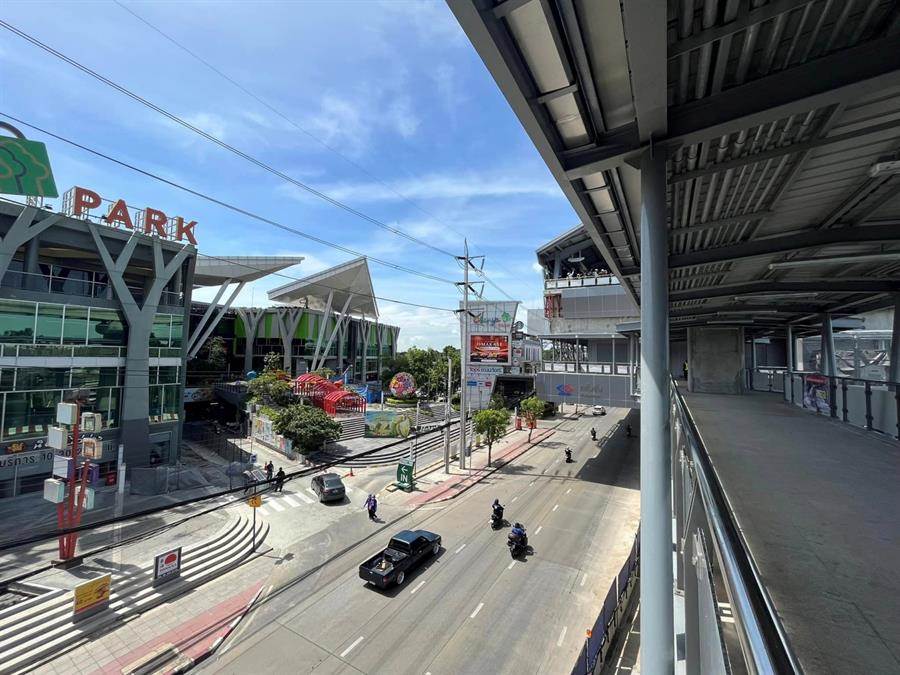 รีวิวรถไฟฟ้าสายสีเหลือง เส้นทาง ลาดพร้าว - สำโรง
