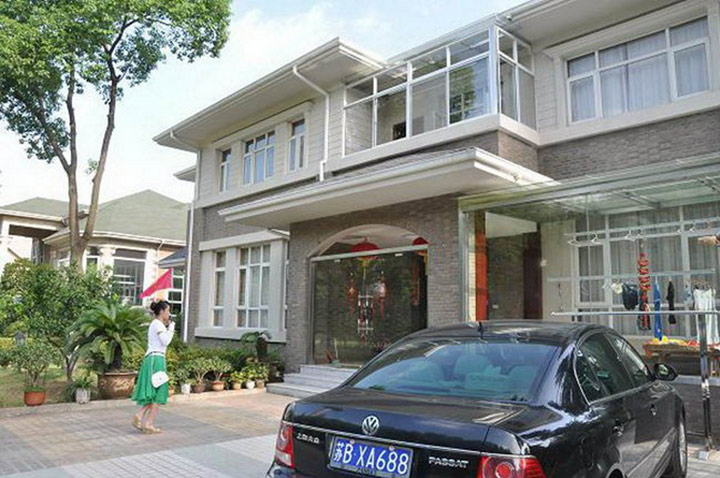 หมู่บ้านรวยที่สุดในจีน ให้ฟรีทุกอย่าง บ้านและรถหรู แต่ต้องอยู่ในระบอบคอมมิวนิสต์