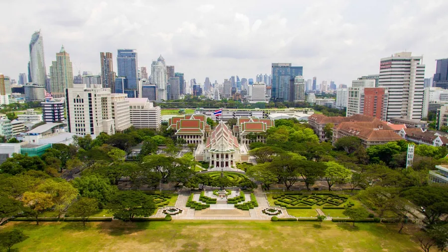 รวมคอนโดหรู ทำเลใจกลางกรุงเทพ โครงการใหม่ อัปเดต 2025