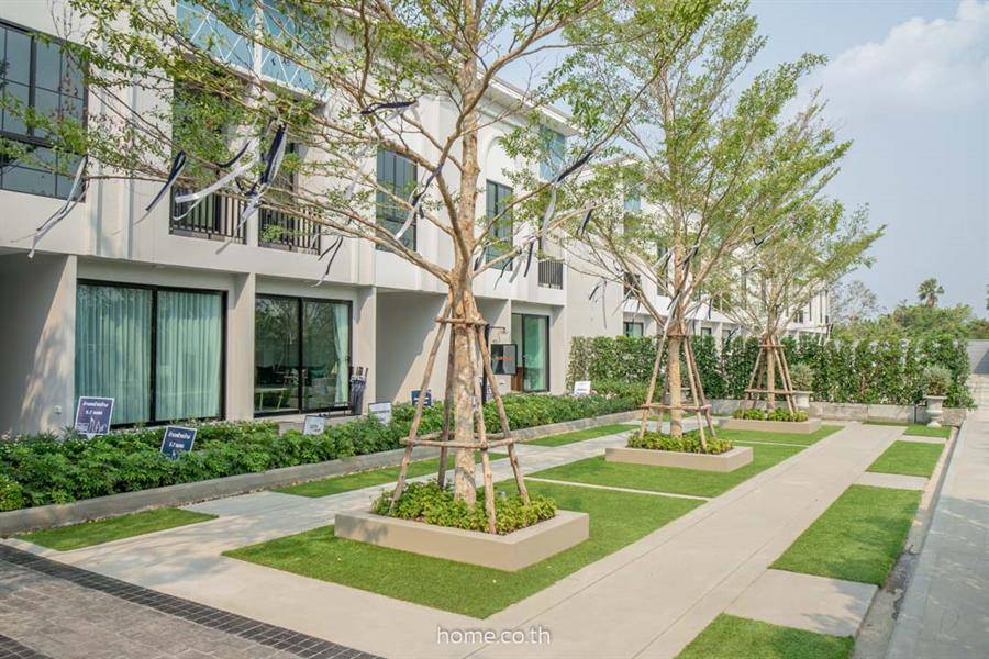 รีวิวทาวน์โฮมใหม่ ชีวาโฮม กรุงเทพ-ปทุม ออกแบบสไตล์ Art Deco อยู่ติดถนนใหญ่ ใกล้แหล่งชุมชน สิ่งอำนวยความสะดวกครบ