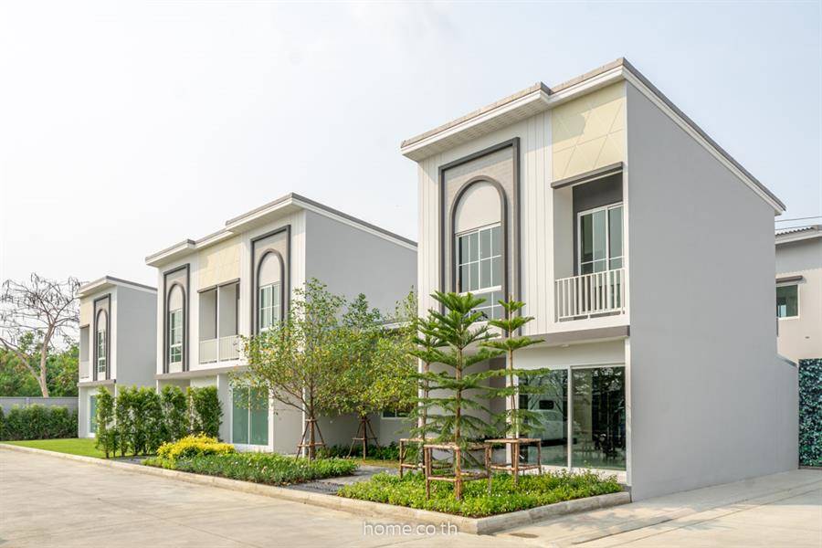 รีวิวทาวน์โฮมใหม่ ชีวาโฮม กรุงเทพ-ปทุม ออกแบบสไตล์ Art Deco อยู่ติดถนนใหญ่ ใกล้แหล่งชุมชน สิ่งอำนวยความสะดวกครบ