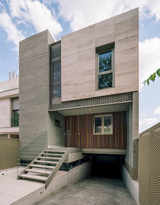 Sierra House ทาวน์โฮม เพดานสูง พื้นที่ใช้สอย 250 ตร.ม.