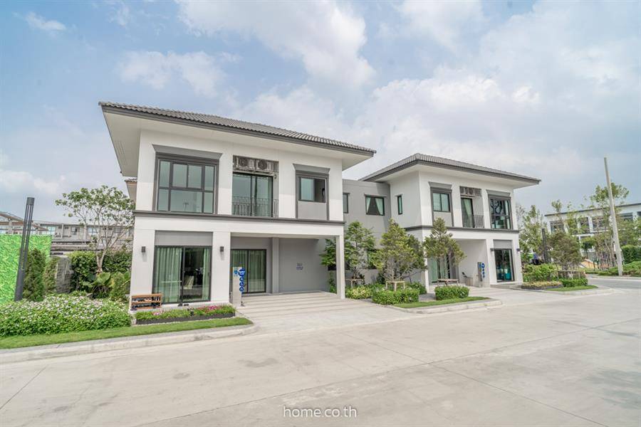 รีวิวบ้านแฝด-ทาวน์โฮม ลุมพินี ทาวน์เพลส สุขุมวิท-ศรีนครินทร์ บนทำเลศักยภาพย่านสุขุมวิท 113 ใกล้ทั้งทางด่วนและรถไฟฟ้า 2 สาย สิ่งอำนวยความสะดวกครบครัน