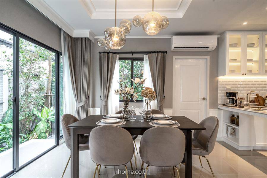 รีวิวบ้านแฝด-ทาวน์โฮม ลุมพินี ทาวน์เพลส สุขุมวิท-ศรีนครินทร์ บนทำเลศักยภาพย่านสุขุมวิท 113 ใกล้ทั้งทางด่วนและรถไฟฟ้า 2 สาย สิ่งอำนวยความสะดวกครบครัน