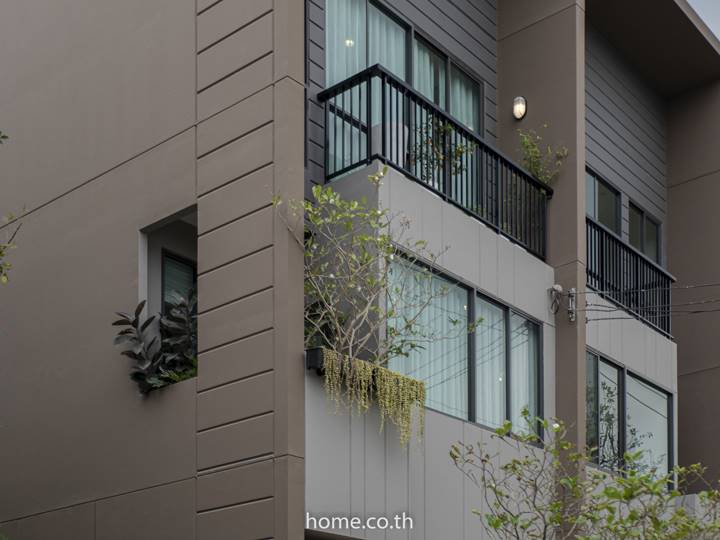 รีวิวทาวน์โฮม บ้านกลางเมือง บางนา-วงแหวน ทาวน์โฮม 3 ชั้น ที่เด่นทั้งทำเลเดินทางเชื่อมต่อได้สะดวก ส่วนกลางที่ดีไซน์หรู ทันสมัย รีวิวทาวน์โฮม บ้านกลางเมือง บางนา-วงแหวน ทาวน์โฮม 3 ชั้น ที่เด่นทั้งทำเลเดินทางเชื่อมต่อได้สะดวก ส่วนกลางที่ดีไซน์หรู ทันสมัย