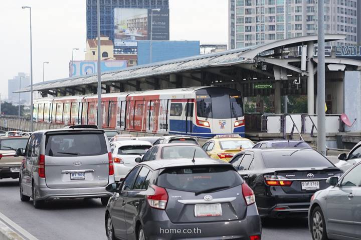 รีวิวคอนโด โครงการ ณ รีวา เจริญนคร ติดถนนใหญ่ มองเห็นวิวแม่น้ำเจ้าพระยา สามารถเดินทางเข้าสู่ย่านใจกลางเมือง