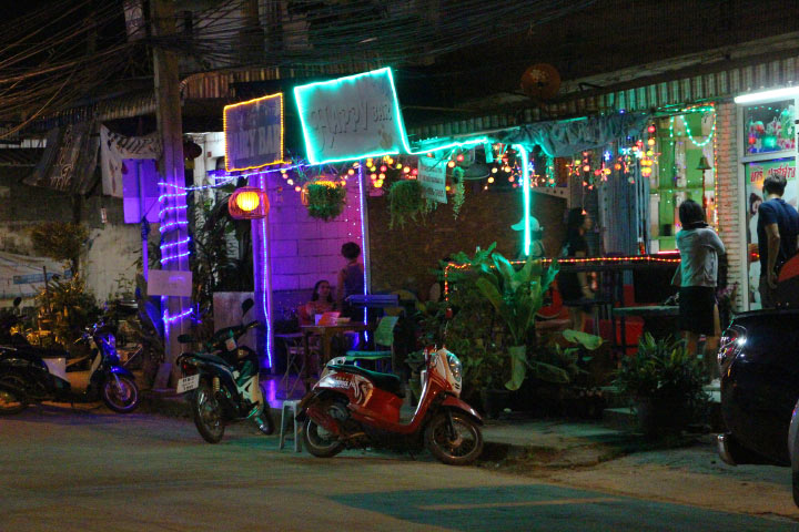 ย่ำราตรี 4 ที่เที่ยวชิลล์ยามค่ำคืน จ.อุดรธานี!