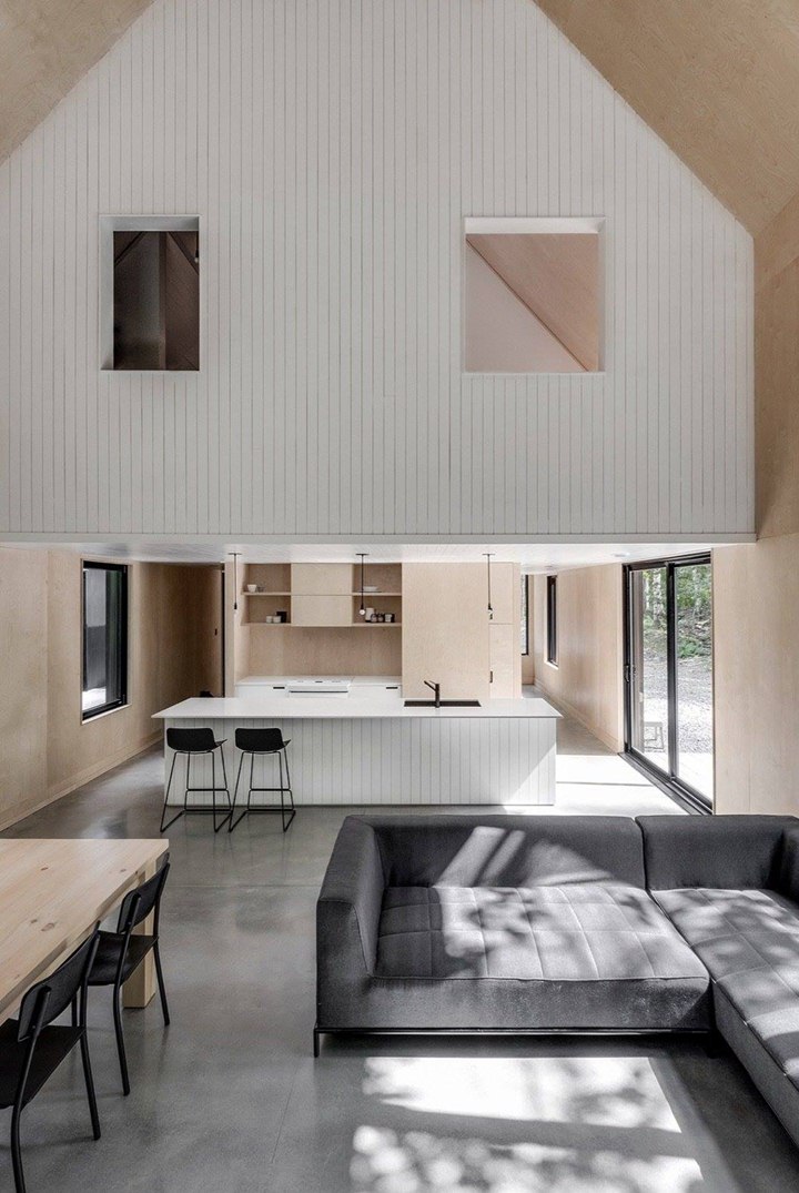 Chalet Grand-Pic House บ้านกลางป่าสีดำดีไซน์สวยสะดุดตา