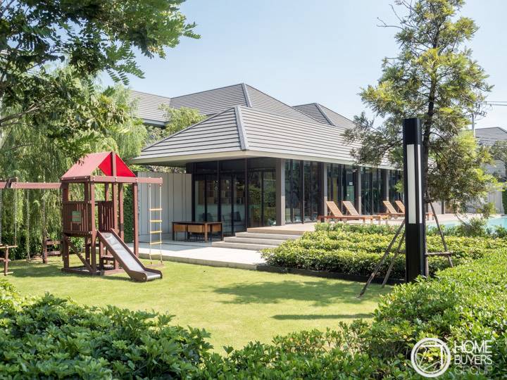 รีวิวบ้านเดี่ยว แอริ พระราม 5 - ราชพฤกษ์ ดีไซน์ให้โปร่งอย่างเป็นส่วนตัวได้พื้นที่เปิดสู่สวนข้างบ้าน ร่มรื่นด้วยส่วนกลางที่ออกแบบกลมกลืนกับธรรมชาติ