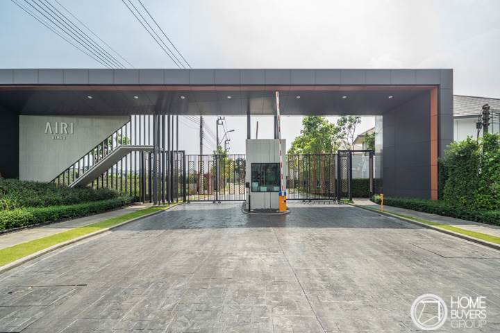 รีวิวบ้านเดี่ยว แอริ พระราม 2 ดีไซน์เรียบแต่หรู เน้นช่องแสง และหน้าต่างรอบตัวบ้านได้บรรยากาศวิวสวนรอบบ้าน ให้ทุกพื้นที่ในบ้านโปร่งโล่งอยู่สบาย รีวิวบ้านเดี่ยว แอริ พระราม 2 ดีไซน์เรียบแต่หรู เน้นช่องแสง และหน้าต่างรอบตัวบ้านได้บรรยากาศวิวสวนรอบบ้าน ให้ทุกพื้นที่ในบ้านโปร่งโล่งอยู่สบาย