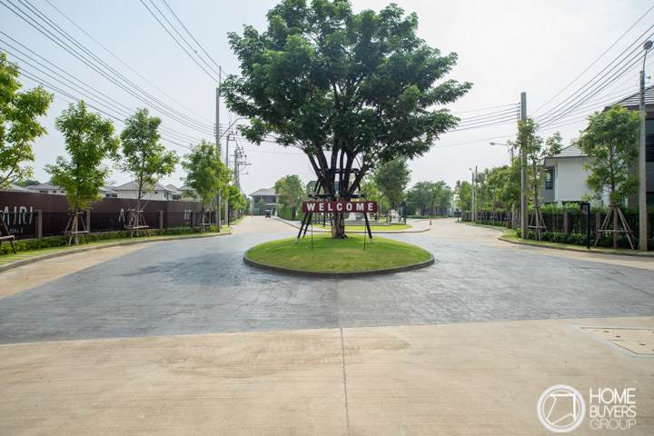 รีวิวบ้านเดี่ยว แอริ พระราม 2 ดีไซน์เรียบแต่หรู เน้นช่องแสง และหน้าต่างรอบตัวบ้านได้บรรยากาศวิวสวนรอบบ้าน ให้ทุกพื้นที่ในบ้านโปร่งโล่งอยู่สบาย รีวิวบ้านเดี่ยว แอริ พระราม 2 ดีไซน์เรียบแต่หรู เน้นช่องแสง และหน้าต่างรอบตัวบ้านได้บรรยากาศวิวสวนรอบบ้าน ให้ทุกพื้นที่ในบ้านโปร่งโล่งอยู่สบาย