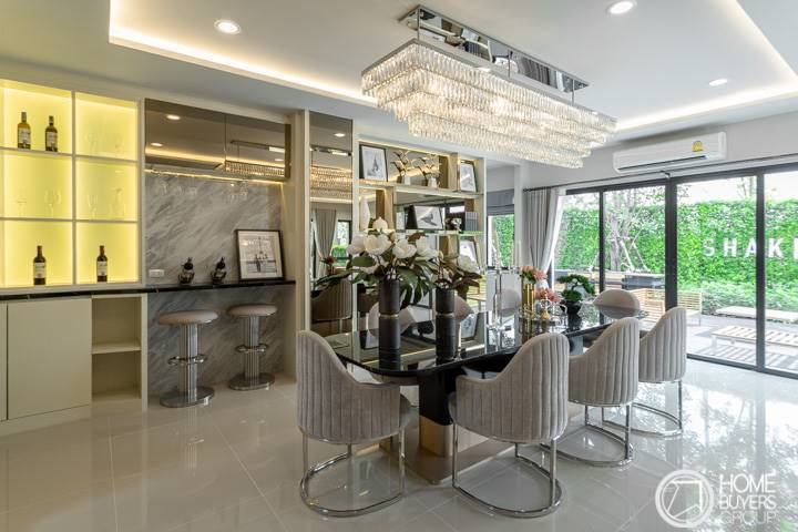 รีวิวบ้านเดี่ยว แอริ พระราม 2 ดีไซน์เรียบแต่หรู เน้นช่องแสง และหน้าต่างรอบตัวบ้านได้บรรยากาศวิวสวนรอบบ้าน ให้ทุกพื้นที่ในบ้านโปร่งโล่งอยู่สบาย รีวิวบ้านเดี่ยว แอริ พระราม 2 ดีไซน์เรียบแต่หรู เน้นช่องแสง และหน้าต่างรอบตัวบ้านได้บรรยากาศวิวสวนรอบบ้าน ให้ทุกพื้นที่ในบ้านโปร่งโล่งอยู่สบาย