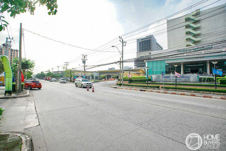 รีวิวทาวน์โฮม เดอะริช บิซโฮม สุขุมวิท 105 ทาวน์โฮม 3 ชั้น ที่ปรับเป็นโฮมออฟฟิศ เดินทางติดต่อเข้าเมืองได้ ราคาดี 5.59 ล้านบาท