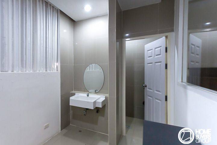 รีวิวทาวน์โฮม เดอะริช บิซโฮม สุขุมวิท 105 ทาวน์โฮม 3 ชั้น ที่ปรับเป็นโฮมออฟฟิศ เดินทางติดต่อเข้าเมืองได้ ราคาดี 5.59 ล้านบาท
