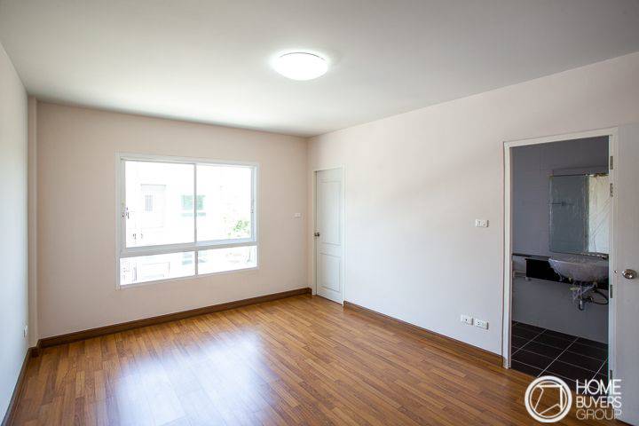 รีวิวทาวน์โฮม เดอะริช บิซโฮม สุขุมวิท 105 ทาวน์โฮม 3 ชั้น ที่ปรับเป็นโฮมออฟฟิศ เดินทางติดต่อเข้าเมืองได้ ราคาดี 5.59 ล้านบาท