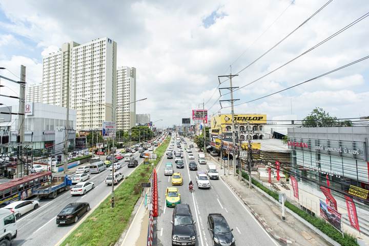 รีวิวโฮมออฟฟิศ ซีเนกซ์ พหลโยธิน-รามอินทรา 5 สไตล์โมเดิร์น เพดานสูง พื้นที่ใช้สอยกว้างขวาง เดินทางสะดวก ใกล้รถไฟฟ้าและทางด่วน