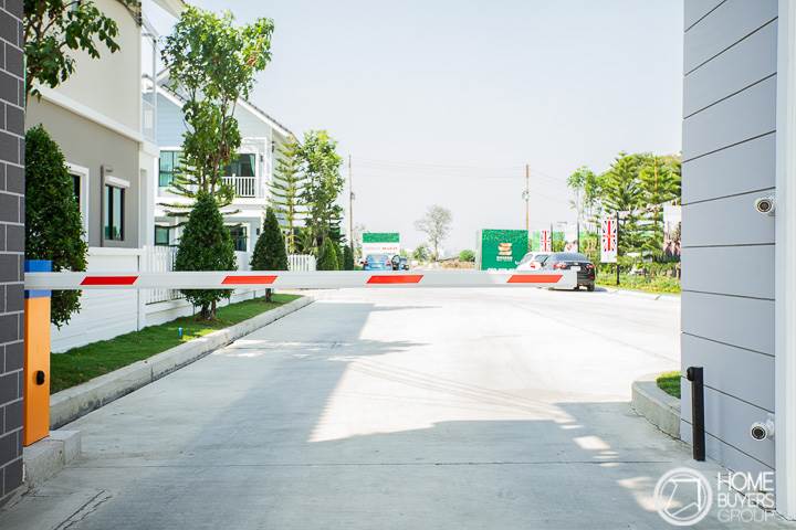รีวิวบ้านเดี่ยว สิวารมณ์ ปาร์ค สุขุมวิท-บางปู บ้านใหญ่ อยู่สบาย มี 4 ห้องนอน สไตล์บริติช โคซี่ วินเทจ ราคาเริ่ม 3.89 ล้านบาท