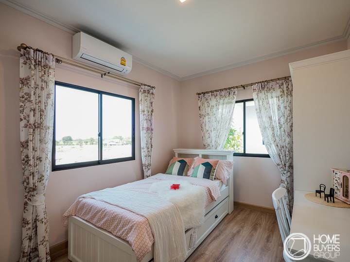 รีวิวบ้านเดี่ยว สิวารมณ์ ปาร์ค สุขุมวิท-บางปู บ้านใหญ่ อยู่สบาย มี 4 ห้องนอน สไตล์บริติช โคซี่ วินเทจ ราคาเริ่ม 3.89 ล้านบาท