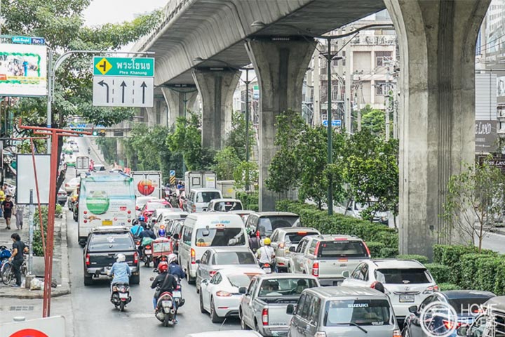 Top 5 Location ตอน : 5 แยกรถติด ทำเลดีมีรถไฟฟ้า คอนโดฯ ล้อมรอบ!! Top 5 Location ตอน : 5 แยกรถติด ทำเลดีมีรถไฟฟ้า คอนโดฯ ล้อมรอบ!!