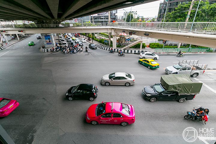 Top 5 Location ตอน : 5 แยกรถติด ทำเลดีมีรถไฟฟ้า คอนโดฯ ล้อมรอบ!! Top 5 Location ตอน : 5 แยกรถติด ทำเลดีมีรถไฟฟ้า คอนโดฯ ล้อมรอบ!!