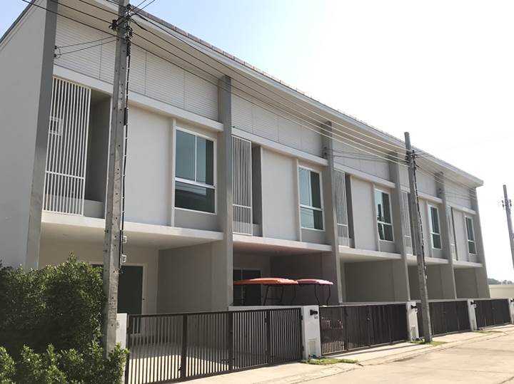 พรีวิวทาวน์โฮม บ้านธงสิริ 3 บ้านกล้วย-ไทรน้อย โครงการเดียวดูจบ ครบทุกแบบ ราคาเริ่มต้นไม่ถึง 2 ล้านบาท พรีวิวทาวน์โฮม บ้านธงสิริ 3 บ้านกล้วย-ไทรน้อย โครงการเดียวดูจบ ครบทุกแบบ ราคาเริ่มต้นไม่ถึง 2 ล้านบาท