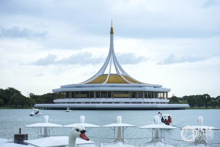 รีวิวคอนโด เดอะริช พระราม 9-ศรีนครินทร์ ทริปเปิ้ล สเตชั่น ใกล้รถไฟฟ้า 3 สาย มีคอมมูนิตี้มอลล์ในโครงการ ราคาเริ่มต้น 2.99 ล้าน