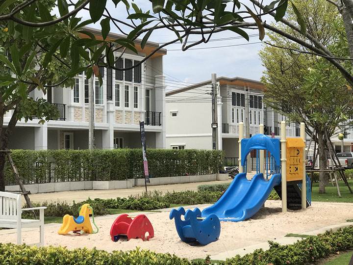 พรีวิวบ้าน โกเด้น ทาวน์ วิภาวดี-แจ้งวัฒนะ ทาวน์โฮม 4 ห้องนอน สไตล์อังกฤษ ใกล้ศูนย์ราชการฯ และสนามบินดอนเมือง พรีวิวบ้าน โกเด้น ทาวน์ วิภาวดี-แจ้งวัฒนะ ทาวน์โฮม 4 ห้องนอน สไตล์อังกฤษ ใกล้ศูนย์ราชการฯ และสนามบินดอนเมือง