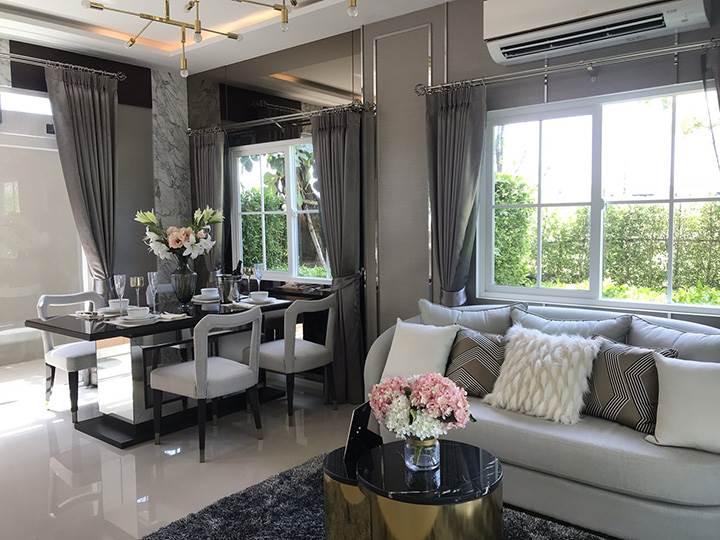 พรีวิวบ้าน คิว ดิสทริค เวสต์เกต ทำเลดี อยู่ในย่านชุมชน เลือกใช้รถไฟฟ้าได้ถึง 3 สถานี พรีวิวบ้าน คิว ดิสทริค เวสต์เกต ทำเลดี อยู่ในย่านชุมชน เลือกใช้รถไฟฟ้าได้ถึง 3 สถานี
