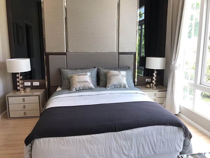พรีวิวบ้าน คิว ดิสทริค เวสต์เกต ทำเลดี อยู่ในย่านชุมชน เลือกใช้รถไฟฟ้าได้ถึง 3 สถานี พรีวิวบ้าน คิว ดิสทริค เวสต์เกต ทำเลดี อยู่ในย่านชุมชน เลือกใช้รถไฟฟ้าได้ถึง 3 สถานี