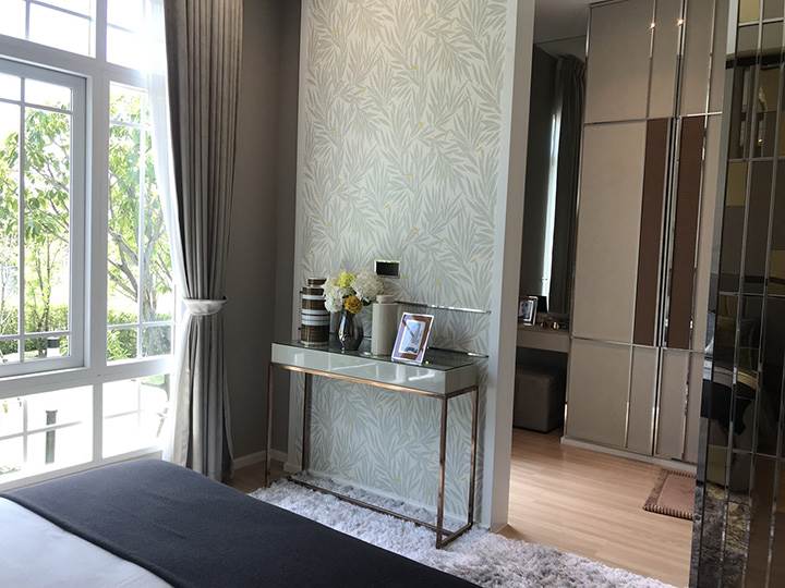 พรีวิวบ้าน คิว ดิสทริค เวสต์เกต ทำเลดี อยู่ในย่านชุมชน เลือกใช้รถไฟฟ้าได้ถึง 3 สถานี พรีวิวบ้าน คิว ดิสทริค เวสต์เกต ทำเลดี อยู่ในย่านชุมชน เลือกใช้รถไฟฟ้าได้ถึง 3 สถานี