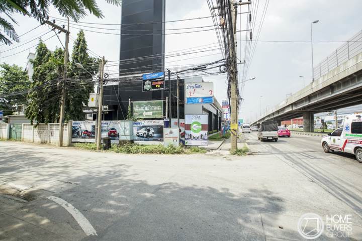 รีวิวทาวน์โฮม พฤกษาวิลล์ ติวานนท์ – รังสิต ดีไซน์แบบบ้านสไตล์ยูโรเปี้ยน โดดเด่นไม่เหมือนใคร เดินทางสะดวก ใกล้โรงพยาบาลกรุงสยามเซนต์คาร์ลอส เพียง 100 ม.