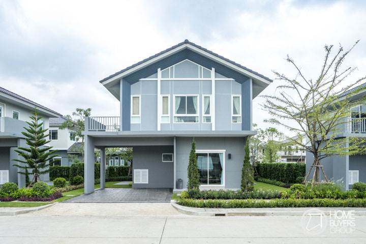 รีวิวบ้านเดี่ยว เพอร์เฟค พาร์ค สุวรรณภูมิ คลับเฮ้าส์ใหญ่ บรรยากาศร่มรื่น ใกล้มอเตอร์เวย์ และถนนกาญจนาภิเษก มีบ้าน 4 ห้องนอน รองรับครอบครัวที่มีผู้สูงอายุได้