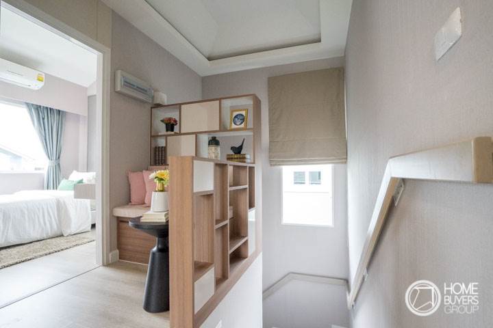 รีวิวบ้านเดี่ยว เพอร์เฟค พาร์ค สุวรรณภูมิ คลับเฮ้าส์ใหญ่ บรรยากาศร่มรื่น ใกล้มอเตอร์เวย์ และถนนกาญจนาภิเษก มีบ้าน 4 ห้องนอน รองรับครอบครัวที่มีผู้สูงอายุได้