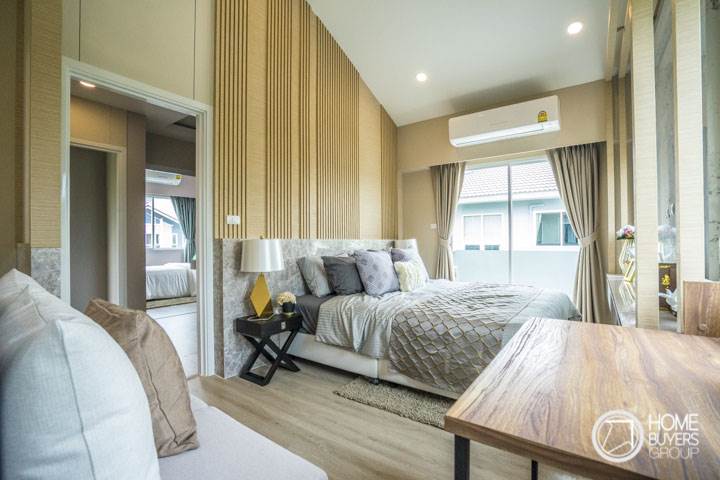 รีวิวบ้านเดี่ยว เพอร์เฟค พาร์ค สุวรรณภูมิ คลับเฮ้าส์ใหญ่ บรรยากาศร่มรื่น ใกล้มอเตอร์เวย์ และถนนกาญจนาภิเษก มีบ้าน 4 ห้องนอน รองรับครอบครัวที่มีผู้สูงอายุได้