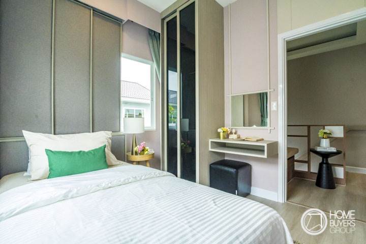 รีวิวบ้านเดี่ยว เพอร์เฟค พาร์ค สุวรรณภูมิ คลับเฮ้าส์ใหญ่ บรรยากาศร่มรื่น ใกล้มอเตอร์เวย์ และถนนกาญจนาภิเษก มีบ้าน 4 ห้องนอน รองรับครอบครัวที่มีผู้สูงอายุได้