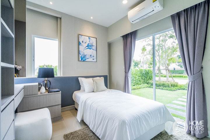 รีวิวบ้านเดี่ยว เพอร์เฟค พาร์ค สุวรรณภูมิ คลับเฮ้าส์ใหญ่ บรรยากาศร่มรื่น ใกล้มอเตอร์เวย์ และถนนกาญจนาภิเษก มีบ้าน 4 ห้องนอน รองรับครอบครัวที่มีผู้สูงอายุได้