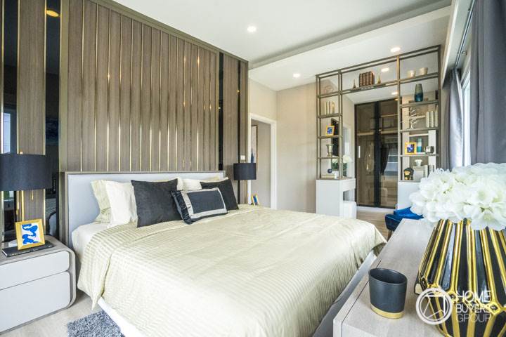 รีวิวบ้านเดี่ยว เพอร์เฟค พาร์ค สุวรรณภูมิ คลับเฮ้าส์ใหญ่ บรรยากาศร่มรื่น ใกล้มอเตอร์เวย์ และถนนกาญจนาภิเษก มีบ้าน 4 ห้องนอน รองรับครอบครัวที่มีผู้สูงอายุได้
