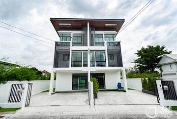 รีวิวบ้านแฝด โครงการโคซี่ นาคนิวาส 37 สไตล์โมเดิร์น ย่านใจกลางเมือง
