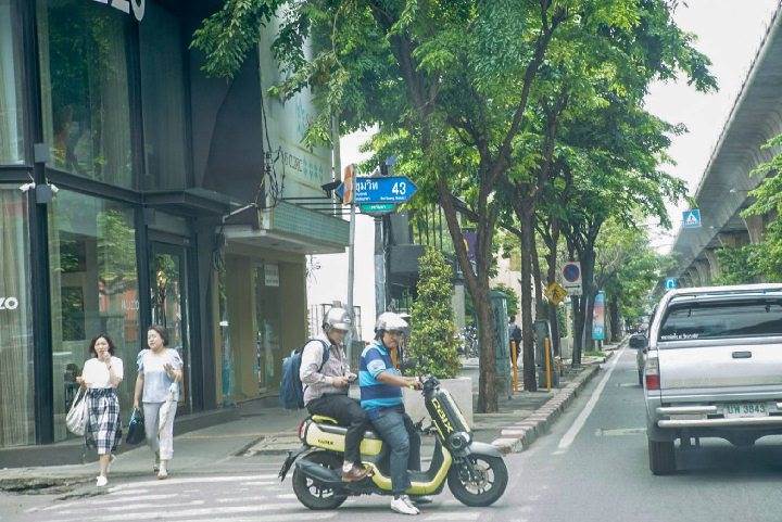 รีวิวคอนโด อีส สุขุมวิท 43 ใกล้ BTS พร้อมพงษ์ เพียง 550 ม. รีวิวคอนโด อีส สุขุมวิท 43 ใกล้ BTS พร้อมพงษ์ เพียง 550 ม.