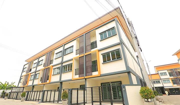 พรีวิวบ้าน คิวบิส ทาวน์โฮม ติวานนท์ 45 ฟังก์ชันใหญ่ 4 ห้องนอน ใกล้รถไฟฟ้า ราคาพิเศษ 3.99 ล้านบาท พรีวิวบ้าน คิวบิส ทาวน์โฮม ติวานนท์ 45 ฟังก์ชันใหญ่ 4 ห้องนอน ใกล้รถไฟฟ้า ราคาพิเศษ 3.99 ล้านบาท