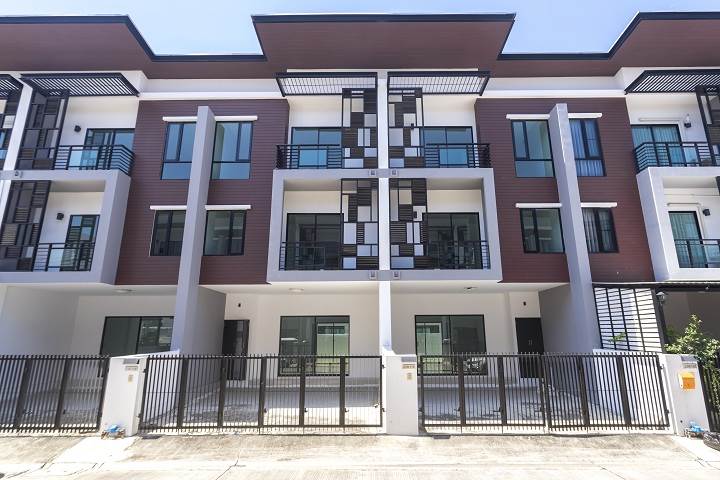รีวิวโฮมออฟฟิศ ไอฟีล บางนา-วงแหวนฯ สไตล์โมเดิร์น ติดถนนใหญ่ ใกล้เมกาบางนา สาธิต ม.รามคำแหง 2 รีวิวโฮมออฟฟิศ ไอฟีล บางนา-วงแหวนฯ สไตล์โมเดิร์น ติดถนนใหญ่ ใกล้เมกาบางนา สาธิต ม.รามคำแหง 2