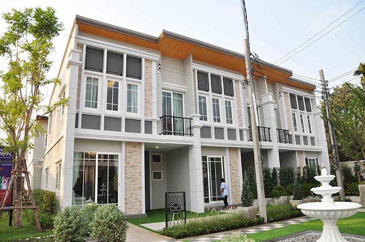 พรีวิวทาวน์โฮม โกลเด้น ทาวน์ วงศ์สว่าง-รัชดา อยู่อาศัยใจกลางกรุง ใกล้รถไฟฟ้าและทางด่วน พรีวิวทาวน์โฮม โกลเด้น ทาวน์ วงศ์สว่าง-รัชดา อยู่อาศัยใจกลางกรุง ใกล้รถไฟฟ้าและทางด่วน