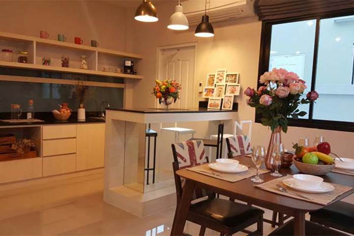 พรีวิว เอ มัสท์ บ่อวิน ทาวน์โฮม 2 ชั้น เดินทางสะดวกสบาย ใกล้นิคมฯ อมตะซิตี้