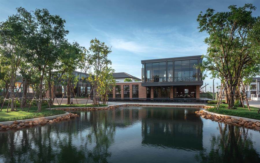 พรีวิวบ้านเดี่ยว พรรณนา พุทธมณฑล สาย 3 บ้านเดี่ยวหลังใหญ่ บรรยากาศสงบเป็นส่วนตัวเพียง 98 ยูนิต ล้อมรอบด้วยพื้นที่สีเขียว ทำเลพุทธมณฑล แหล่งสังคมบ้านหรู เริ่ม 15 ล้าน*