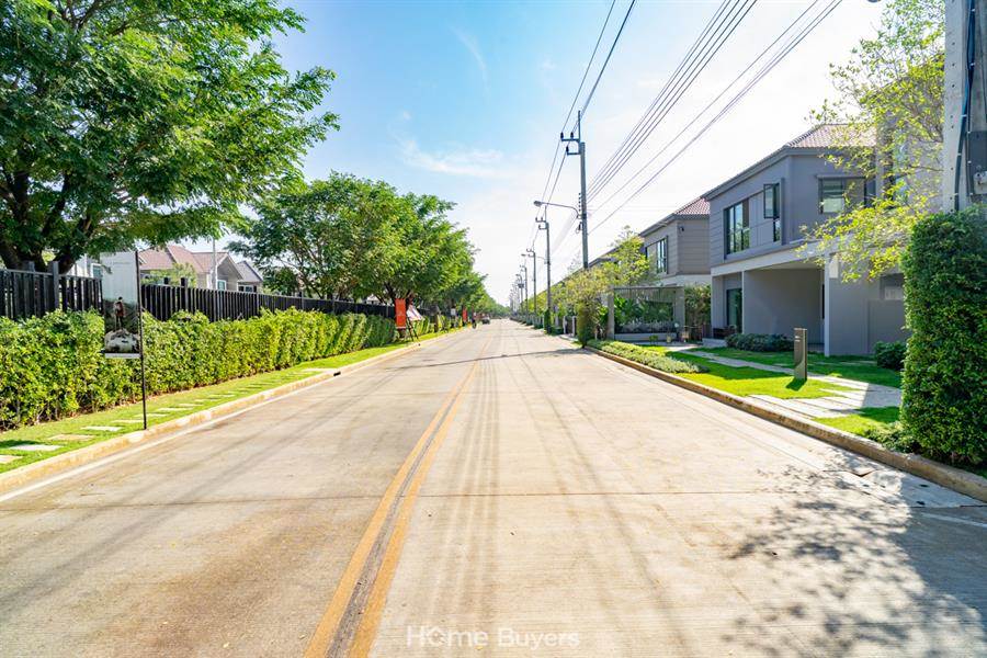 รีวิว บ้านแฝด-ทาวน์โฮม วี คอมพาวด์ บางนา สไตล์ลอฟท์ที่มีฟังก์ชั่นเหมือนบ้านเดี่ยว โปร่ง โล่ง โดยเน้นให้มี space กว้าง พร้อมจัดเต็มทั้ง Facility และ Security บนทำเลศักยภาพ “ย่านบางนา” รีวิว บ้านแฝด-ทาวน์โฮม วี คอมพาวด์ บางนา สไตล์ลอฟท์ที่มีฟังก์ชั่นเหมือนบ้านเดี่ยว โปร่ง โล่ง โดยเน้นให้มี space กว้าง พร้อมจัดเต็มทั้ง Facility และ Security บนทำเลศักยภาพ “ย่านบางนา”