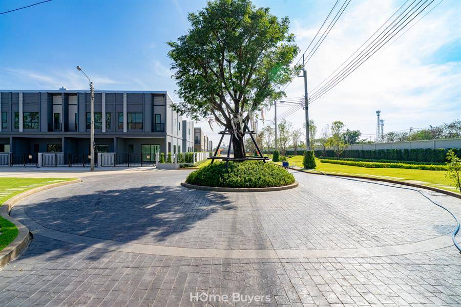 รีวิว บ้านแฝด-ทาวน์โฮม วี คอมพาวด์ บางนา สไตล์ลอฟท์ที่มีฟังก์ชั่นเหมือนบ้านเดี่ยว โปร่ง โล่ง โดยเน้นให้มี space กว้าง พร้อมจัดเต็มทั้ง Facility และ Security บนทำเลศักยภาพ “ย่านบางนา” รีวิว บ้านแฝด-ทาวน์โฮม วี คอมพาวด์ บางนา สไตล์ลอฟท์ที่มีฟังก์ชั่นเหมือนบ้านเดี่ยว โปร่ง โล่ง โดยเน้นให้มี space กว้าง พร้อมจัดเต็มทั้ง Facility และ Security บนทำเลศักยภาพ “ย่านบางนา”