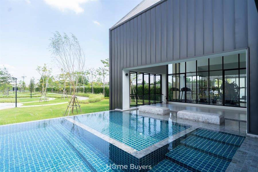 ความสุขเรียบง่ายบนแพรกษา ด้วยฟังก์ชันเดียวกับบ้านระดับ High-End ความสุขเรียบง่ายบนแพรกษา ด้วยฟังก์ชันเดียวกับบ้านระดับ High-End