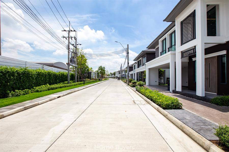  รีวิวบ้าน แกรนด์ บริทาเนีย บางนา กม. 12 บ้านเดี่ยวหรูโครงการใหม่ สไตล์ Modern British Luxury ติดถนนใหญ่ บนทำเลศักยภาพ