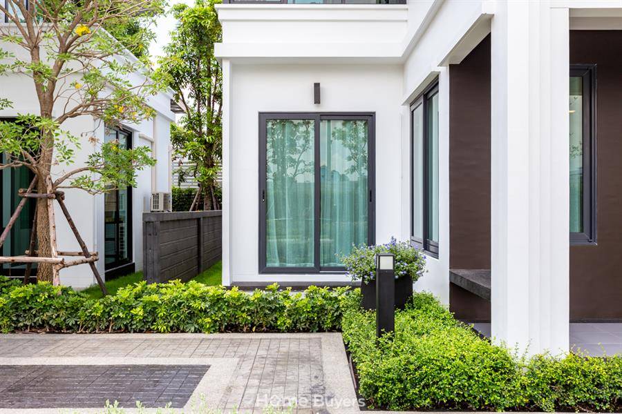รีวิวบ้าน แกรนด์ บริทาเนีย บางนา กม. 12 บ้านเดี่ยวหรูโครงการใหม่ สไตล์ Modern British Luxury ติดถนนใหญ่ บนทำเลศักยภาพ รีวิวบ้าน แกรนด์ บริทาเนีย บางนา กม. 12 บ้านเดี่ยวหรูโครงการใหม่ สไตล์ Modern British Luxury ติดถนนใหญ่ บนทำเลศักยภาพ